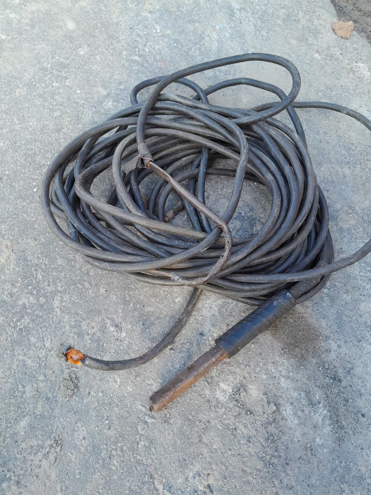Продається зварочний кабель  10 метрів. 8мм. .