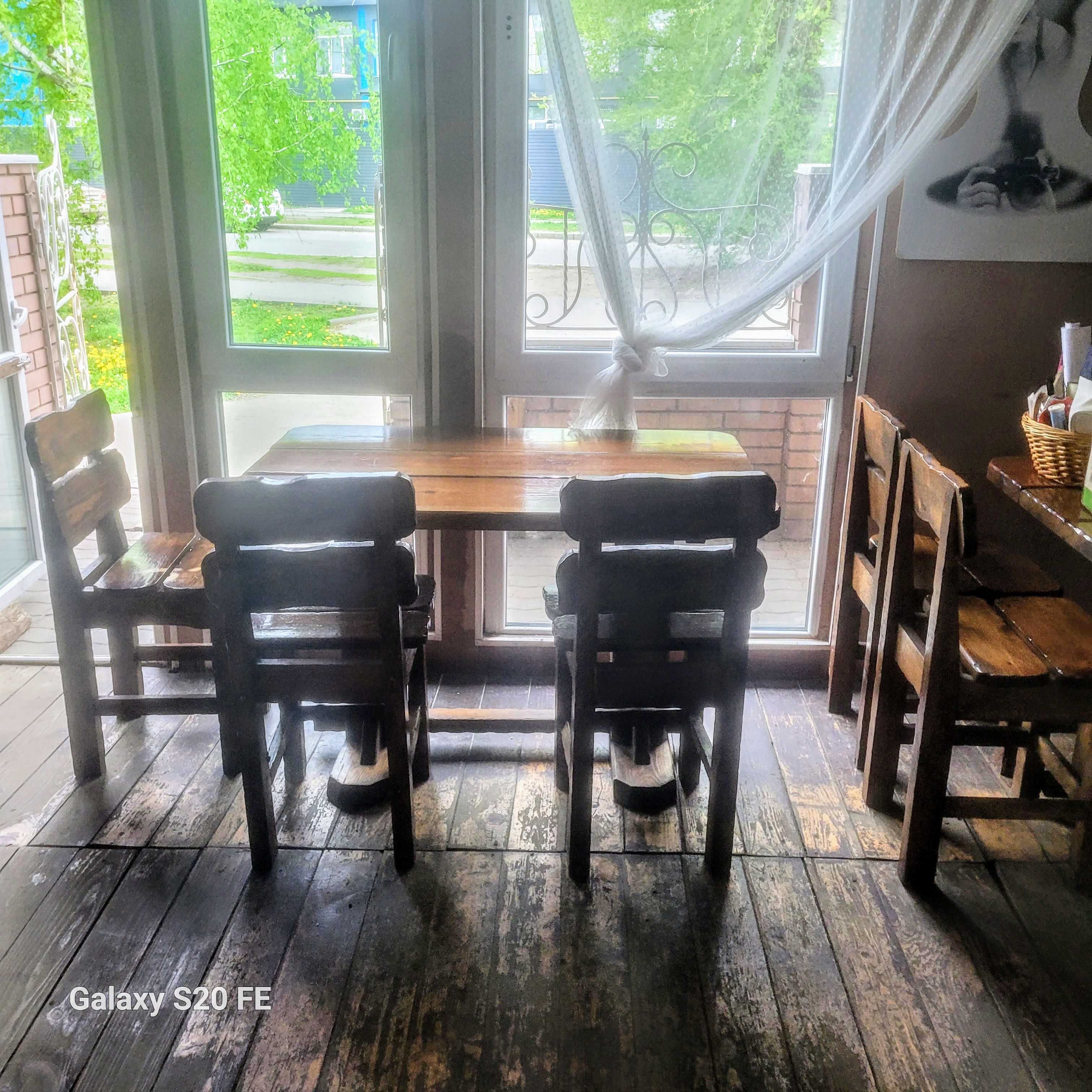 Дубовая мебель для кафе или дома