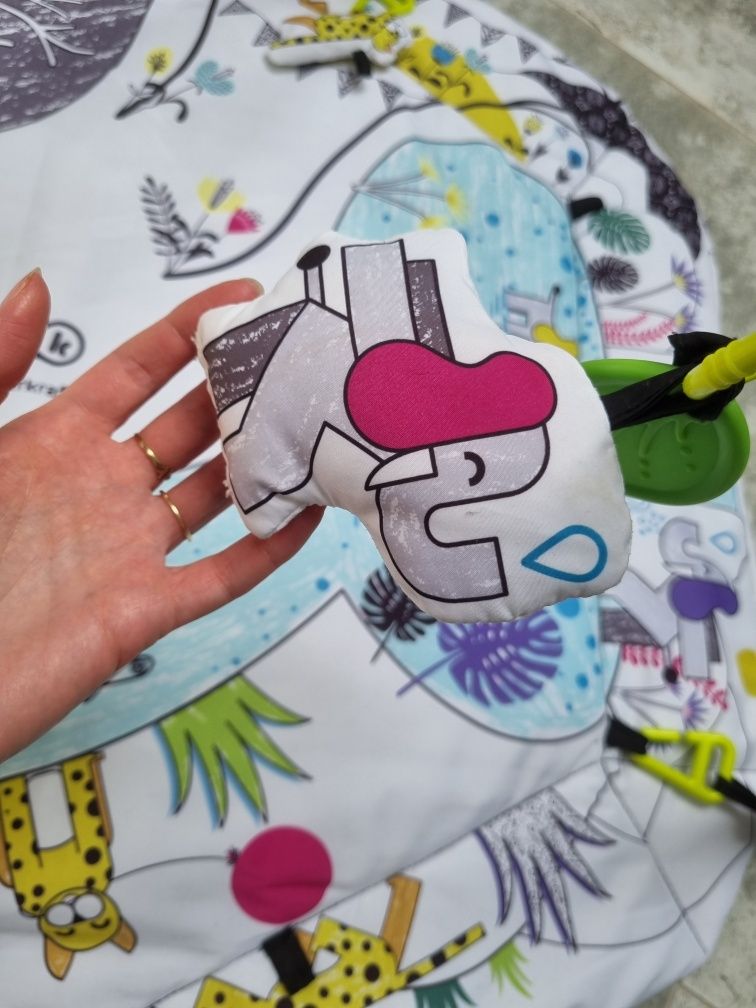 Mata edukacyjna Kinderkraft kontrastowa