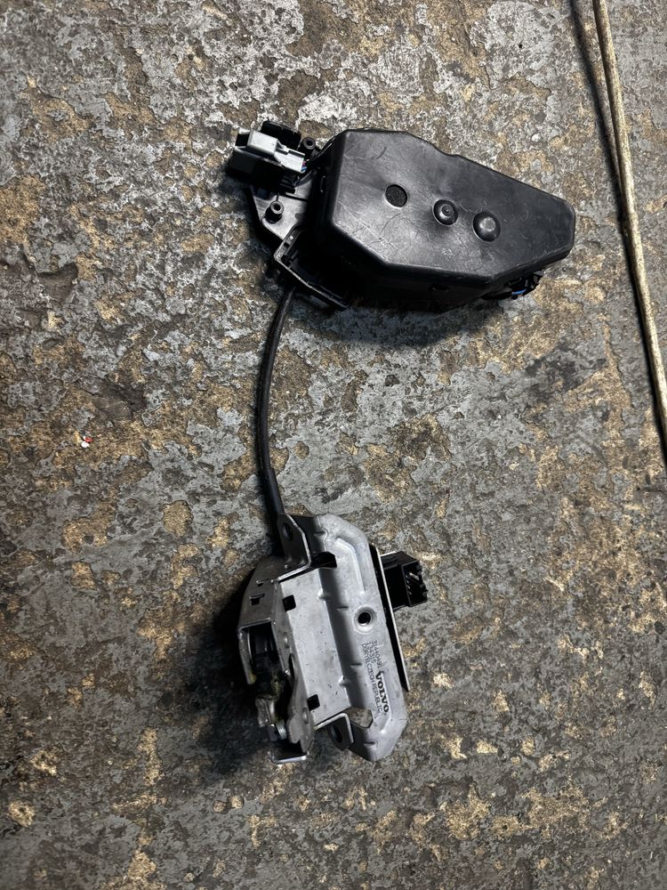 Zamek z dociągiem volvo v70,xc70  31440.491