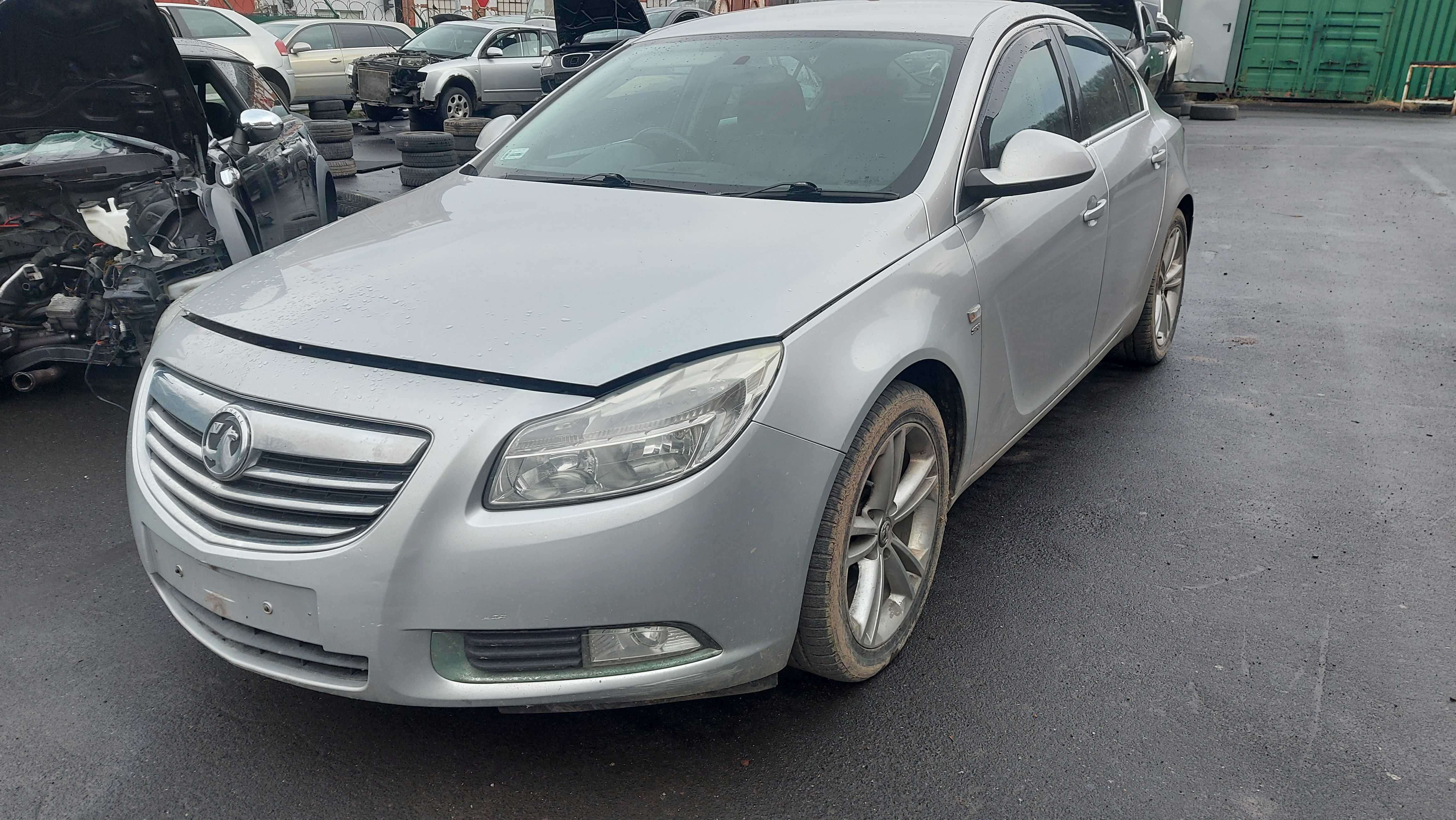 Opel Insignia 2010 Z176 maska przednia srebrna FV części/dostawa