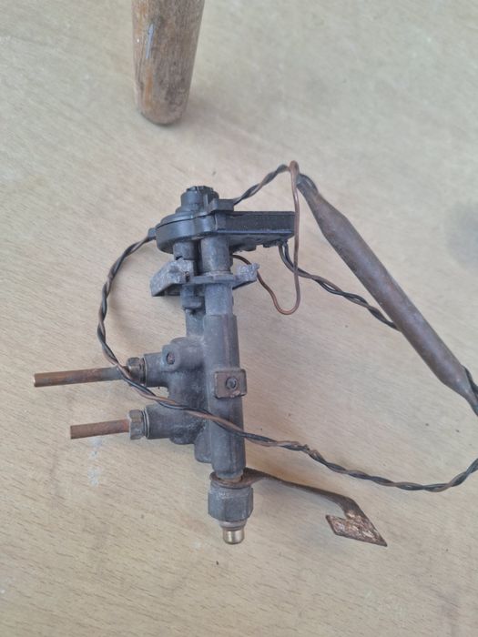 Zawór gazowy pieca truma z iskrownikiem elektrycznym