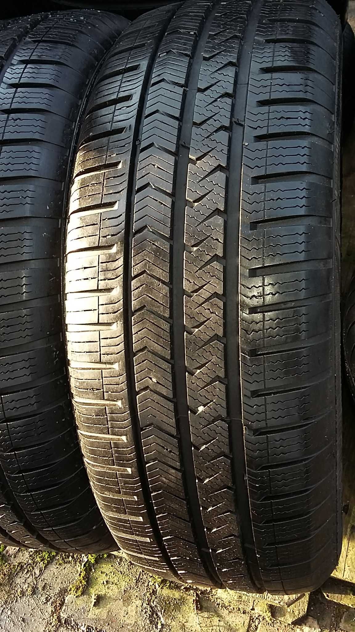 Wielosezonowe opony 195/60R15 Vredestein Quartac3