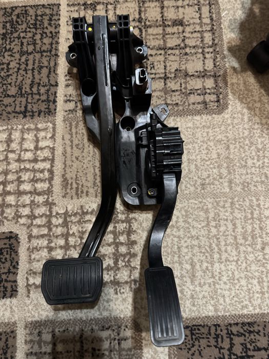 Педаль газ тормоз Tesla Model Y