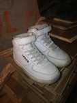 Buty Levi's rozmiar 39 dł wkł  19 cm