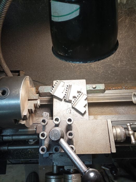 Продам  Токарний ТВ4 в робочому стані.