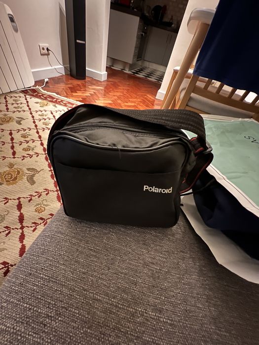 Polaroid Camera + carrying case.64552091102593123