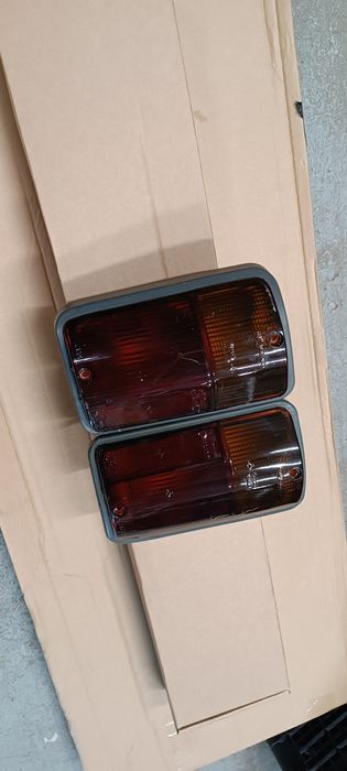 Fiat 126p lampy tylne elegant czarna folia lewą i prawa