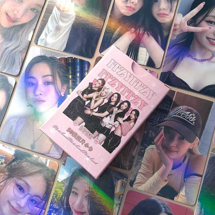 Набір kpop голографічних карток ITZY