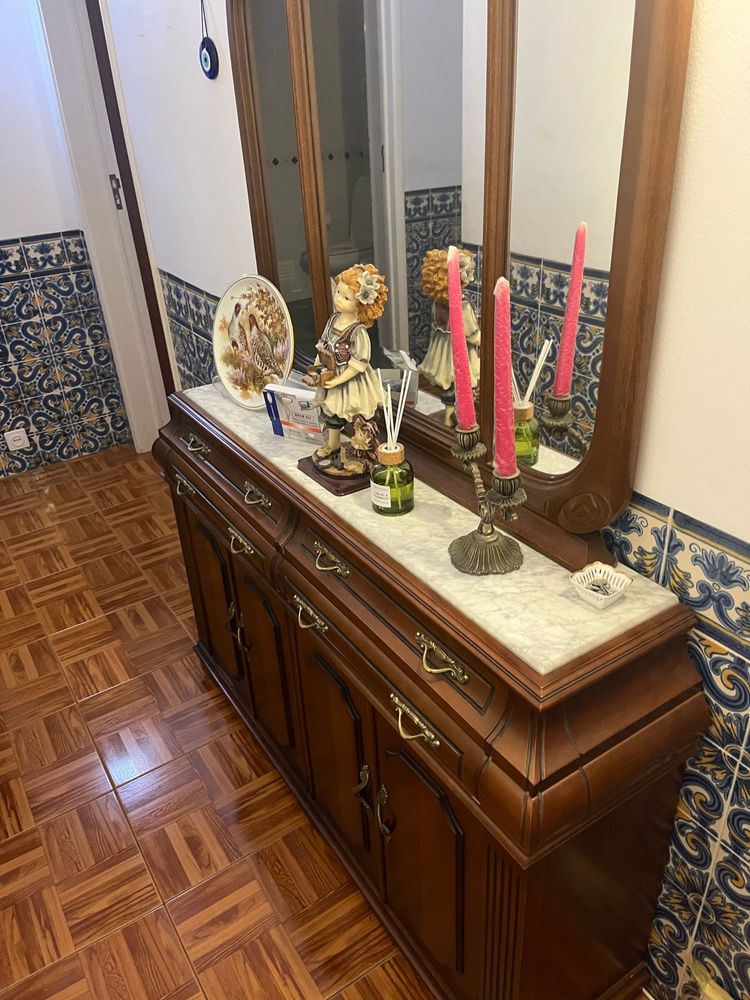 Armario de corredor com espelho