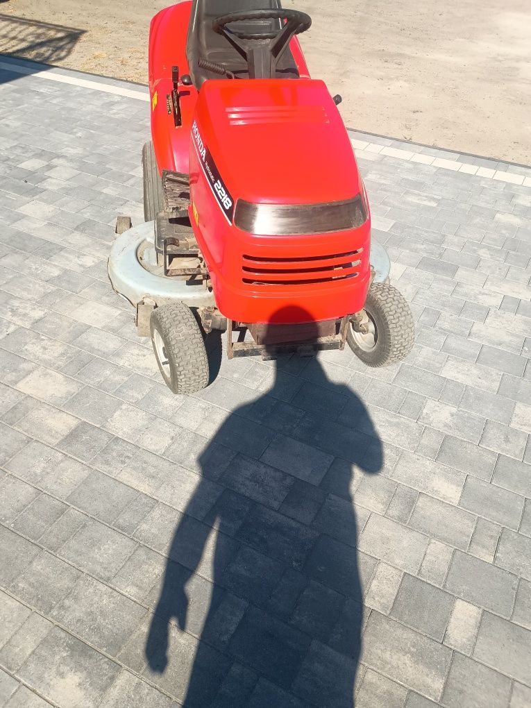 Traktorek honda2218
