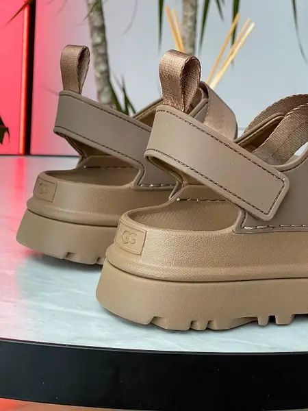Сандалі ugg карамель