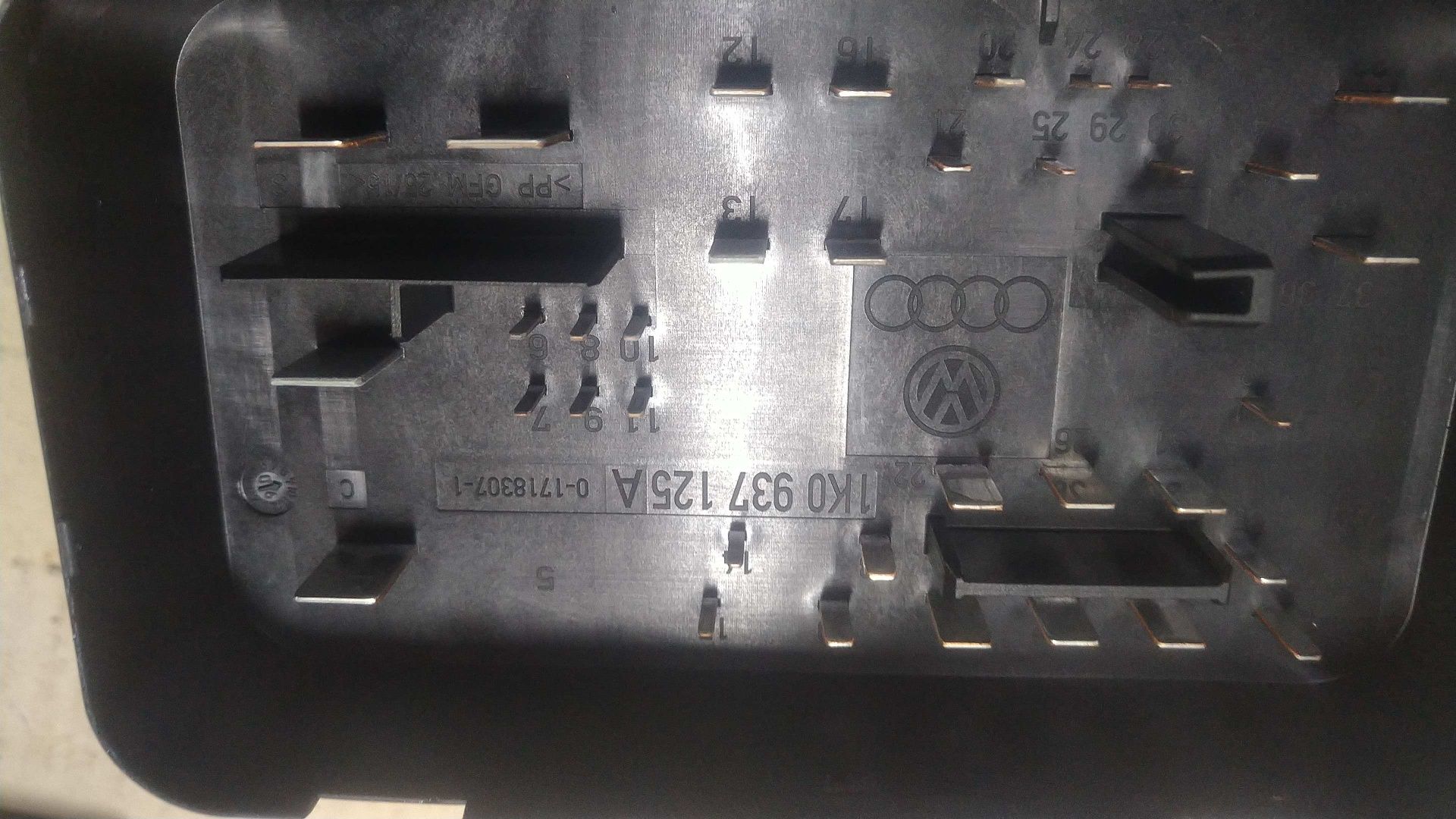 / Audi A3 8P zestaw startowy stacyjka komputer licznik 1.6 8v