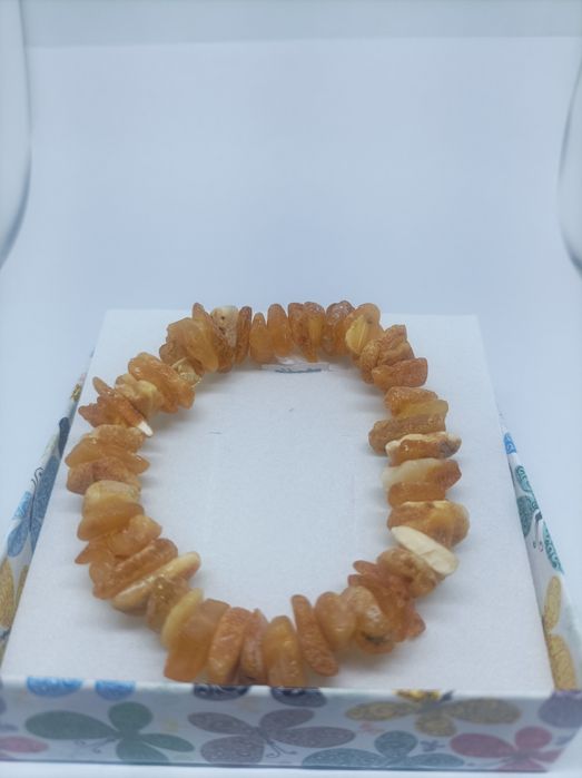 Bransoletka z bursztynem na gumce