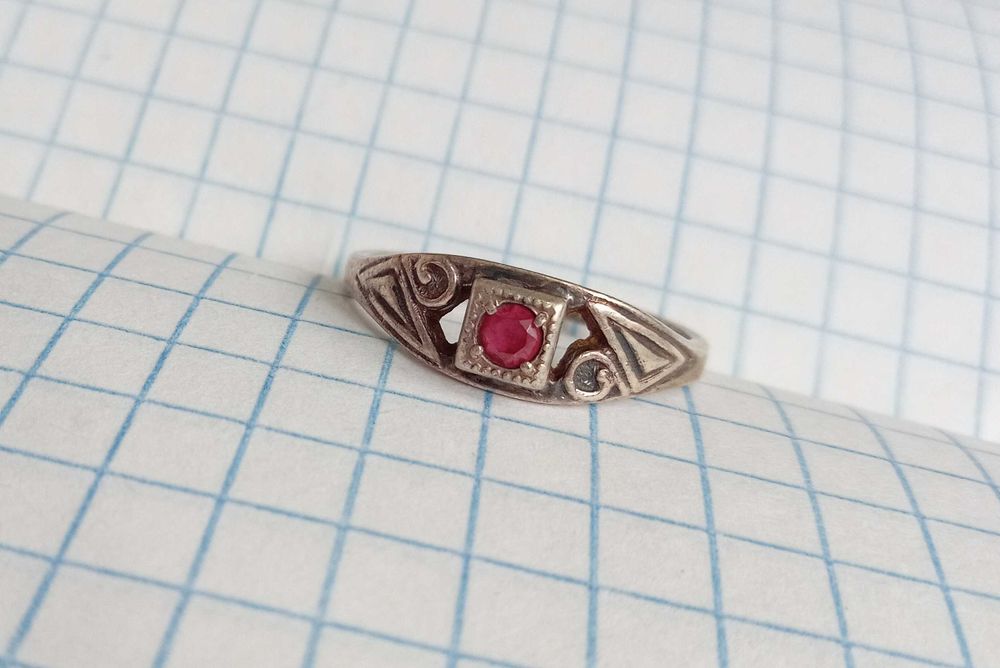 Вінтажне кільце з рубіном Срібло 925. Зірочка. Кольцо СССР