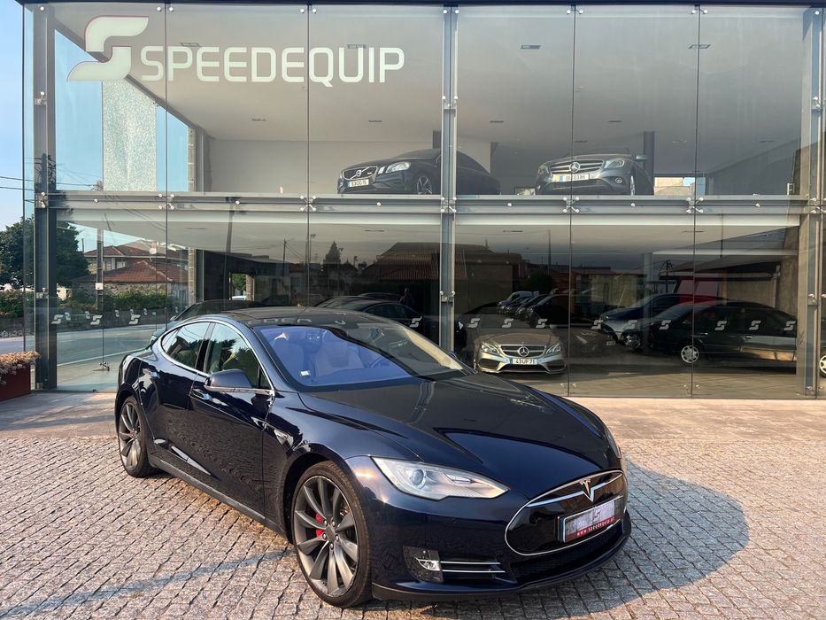 Tesla Model S 85 Perfomance