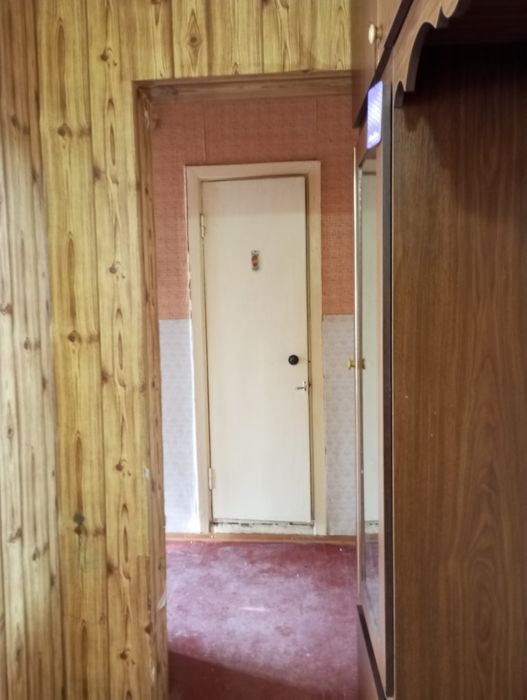 Продам 1 кімнатну квартиру на 5 Зарічному.