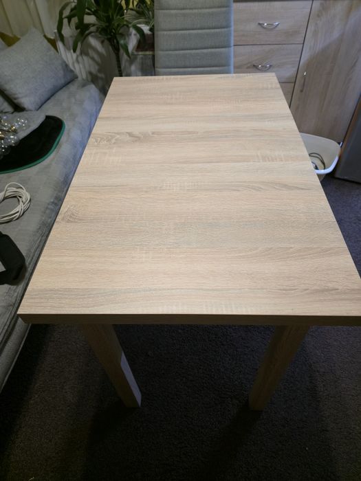 Stół do jadalni, kuchni