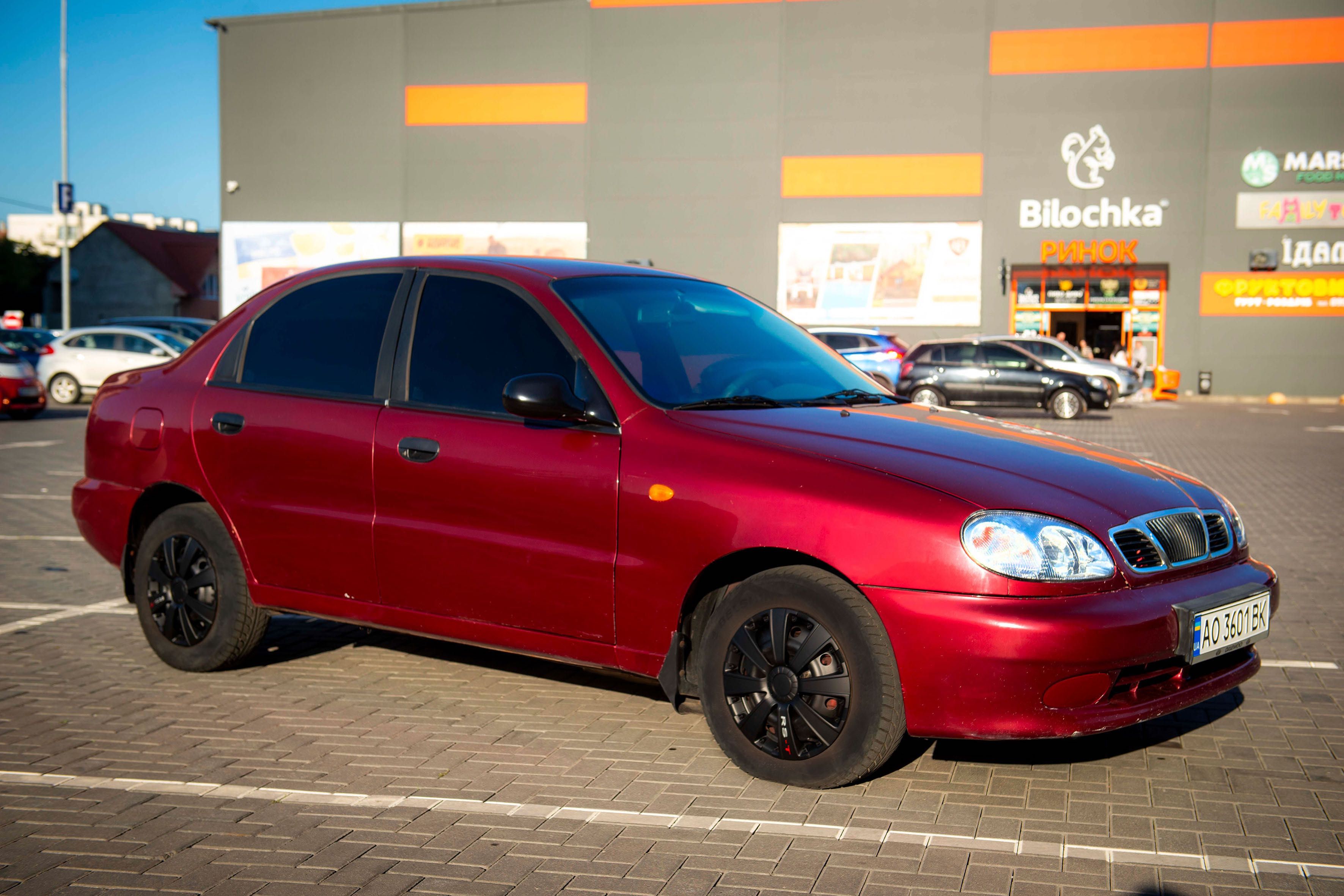Продається Daewoo Lanos 1998 р.в. вишневого кольору