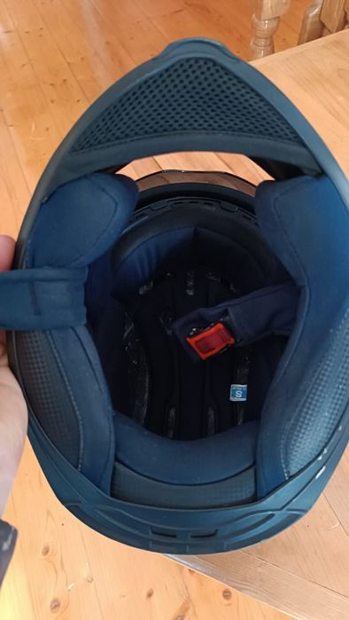 Продам мотошолом розмір xs