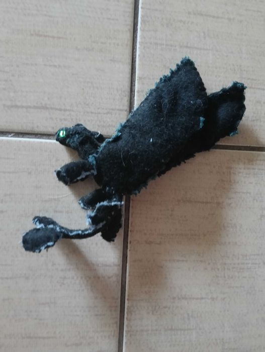 Zabawka jak wytresować smoka szczerbatek handmade.