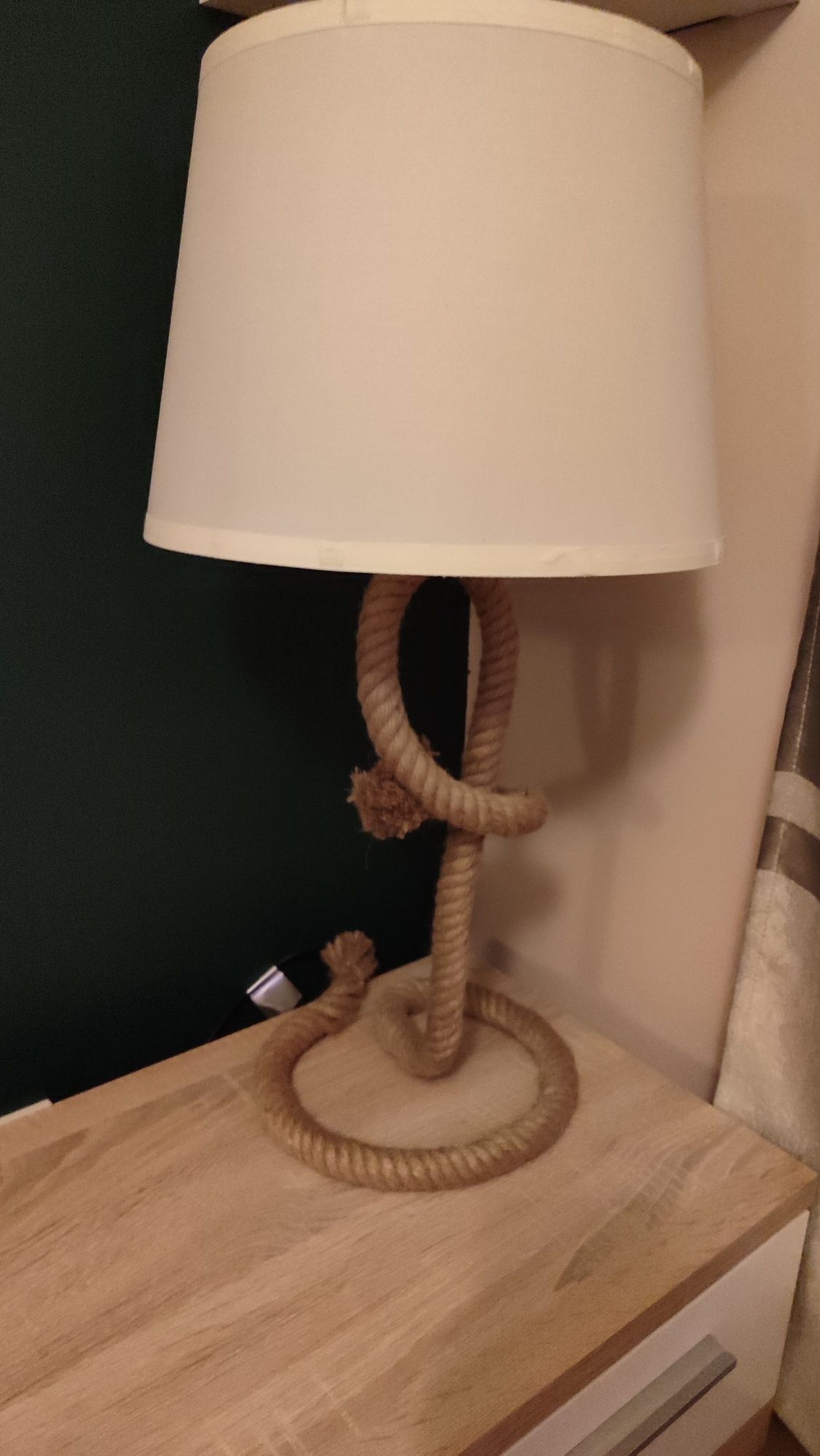 Lampka ze sznura z abażurem