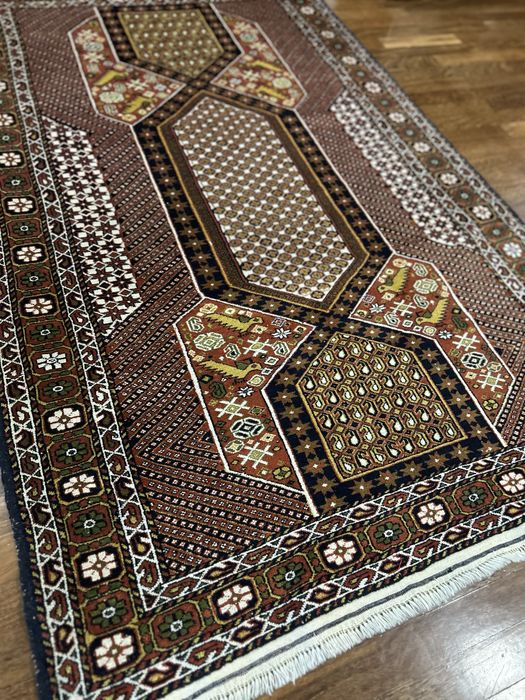 Tapete Persa, original em pura lã feito à mao, lavado, 190x115