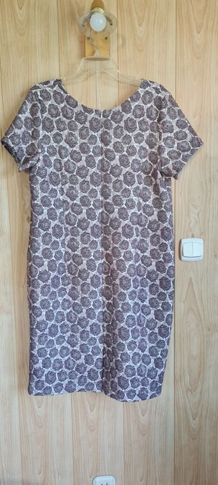 Sukienka XXXL z krótkim rękawem