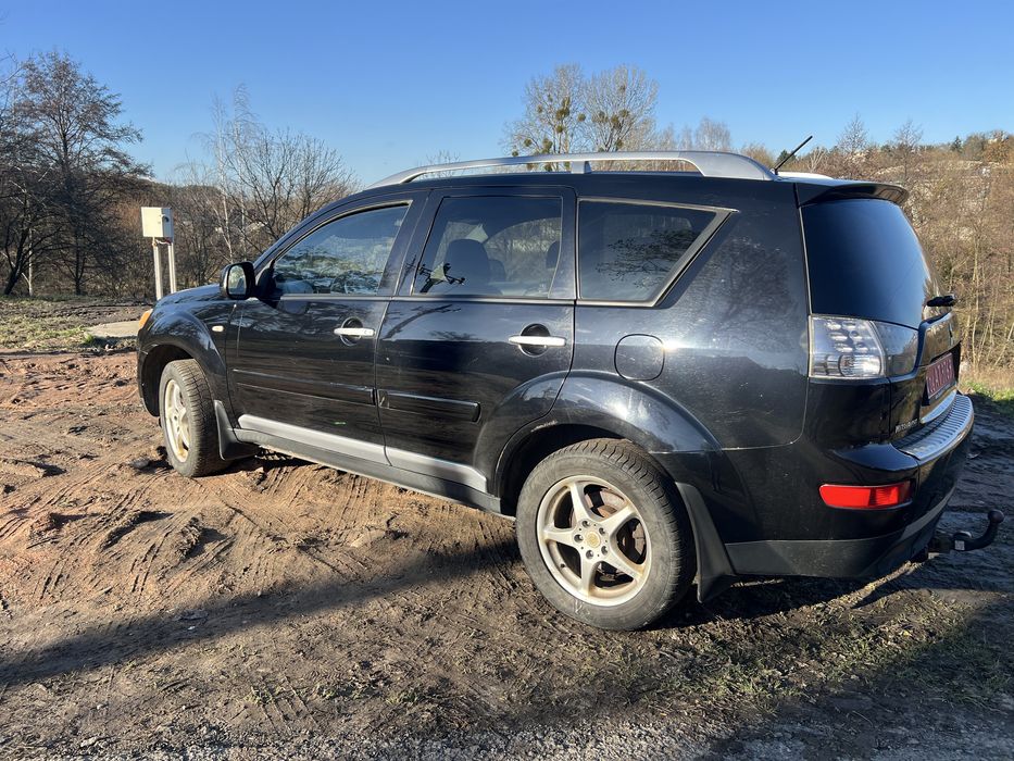 Продам свіжопригнане авто мітсубісі аутлендер