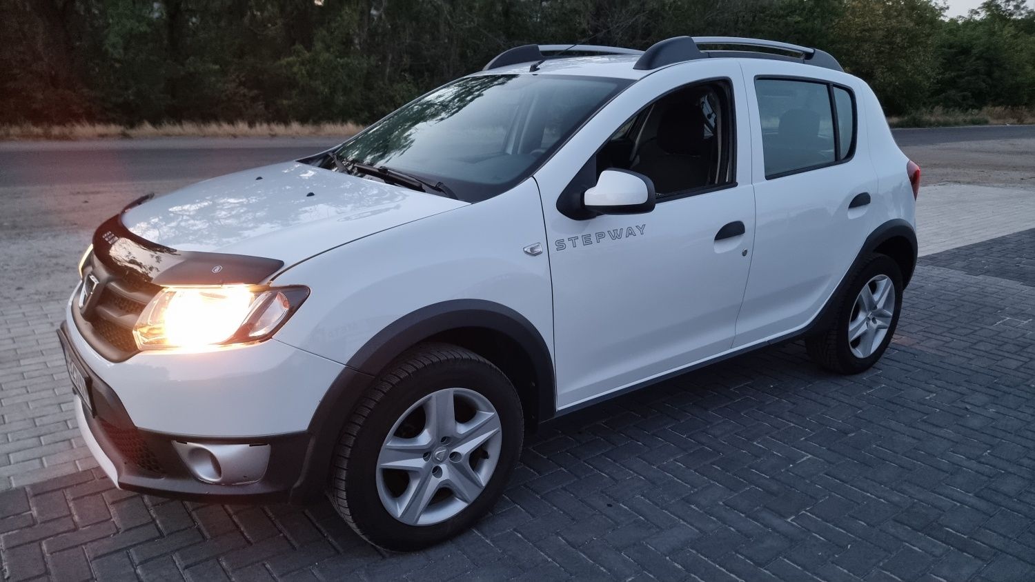 Дачія,Рено Сандеро Степвей.Dacia, Renault Sandero STEPWAY