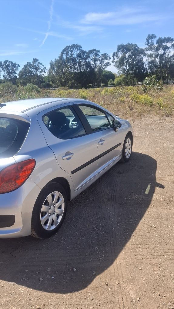 peugeot sem detalhe em lataria motor em otimo estado