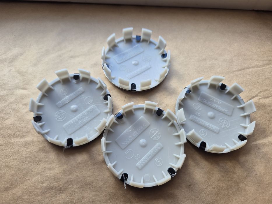 dekielki kołpaki do bmw średnicy 68/64mm niebiesko białe