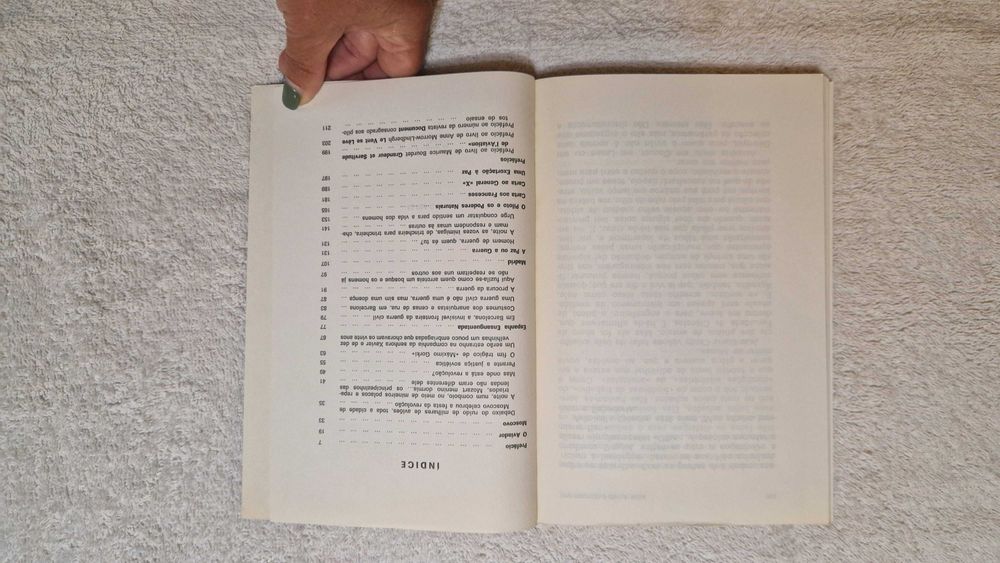 Livro "Um Sentido para a Vida", de Saint Exupéry