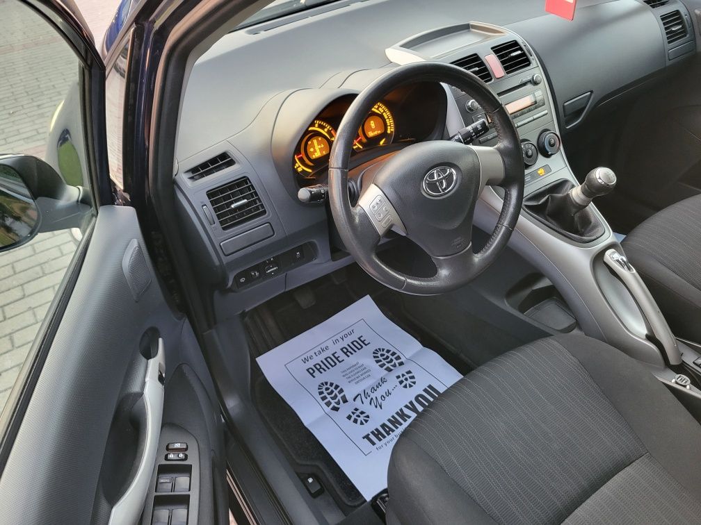 Toyota Auris 1.6 Benzyna 124 KM Klima 2x kola lato zima