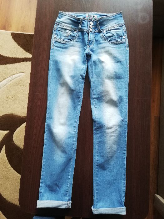 spodnie jeansowe