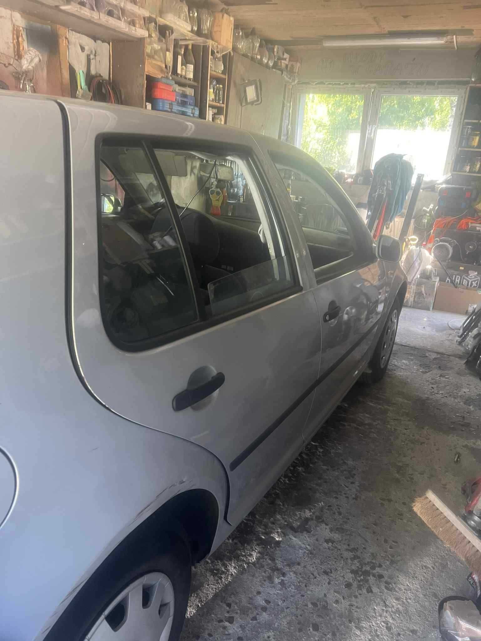Wszystkie części, Volkswagen Golf IV 1.4 16v kod lakieru LB7Z