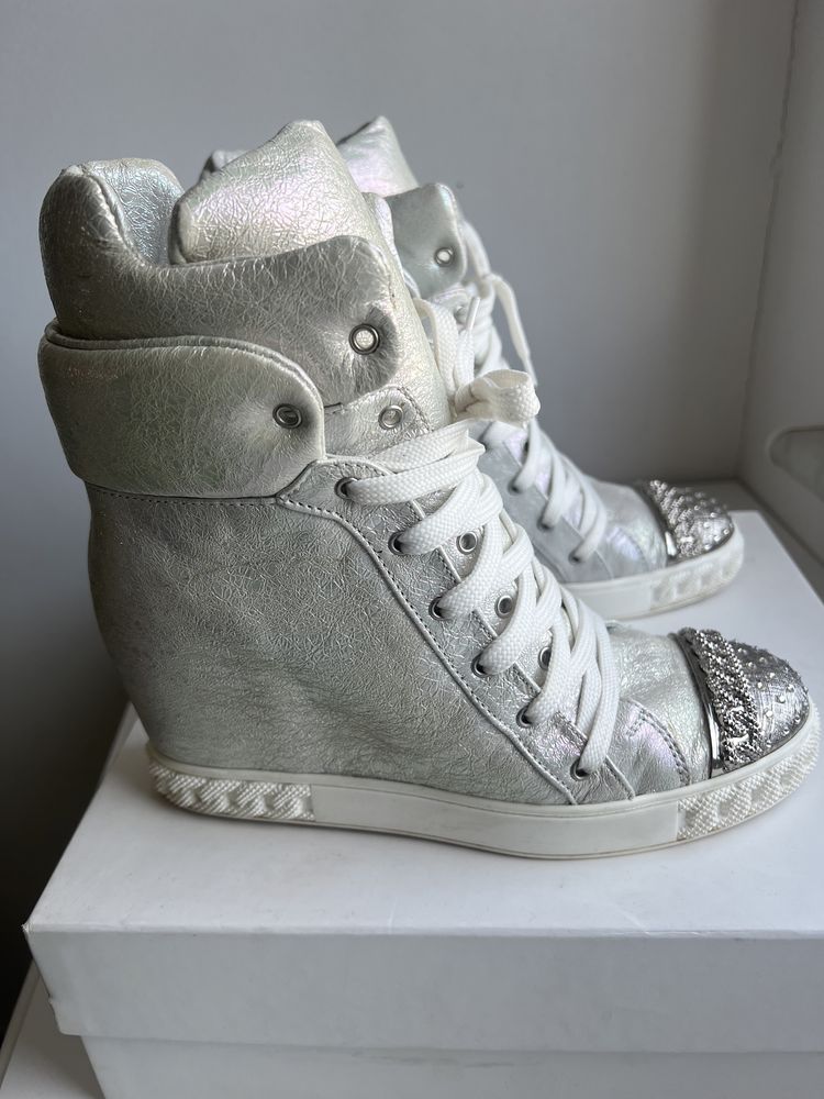 Koturny sneakersy Casadei