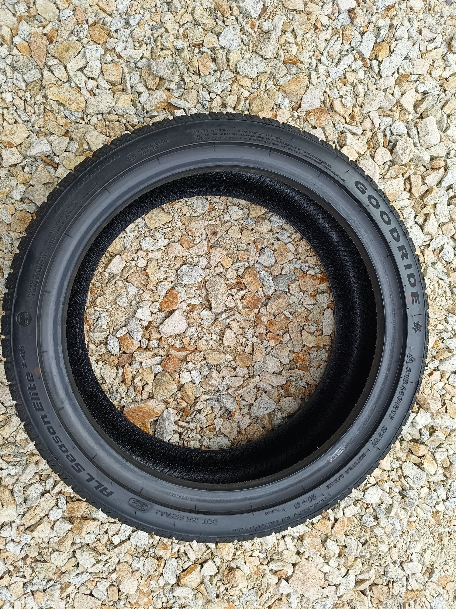 Opona wieloseznowa - Goodride All Season Elite Z-401 215/40 R17