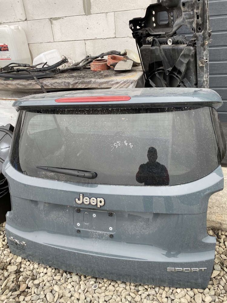 Двері кришка багажника jeep Cherokee Compass Renegade Patriot