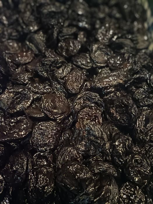 Продається в'ялений чорнослив гарної якості розсипчастий