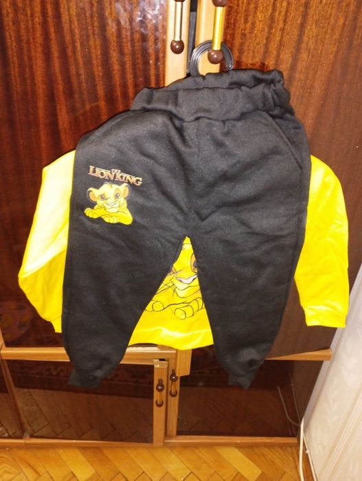Костюм осінь-весна Король Лев. Новий. Яскравий. Легенький.М'якенький.