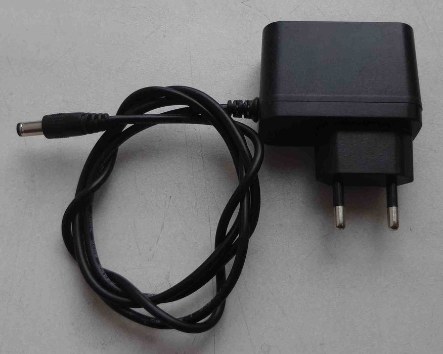 Блок питание LXQ12EU-050200 5V 2A зарядное устройство