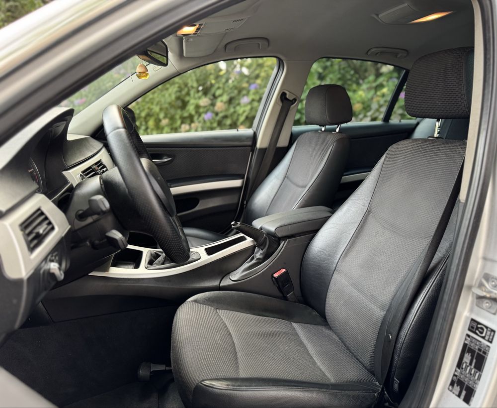 BMW - 318d - LCI