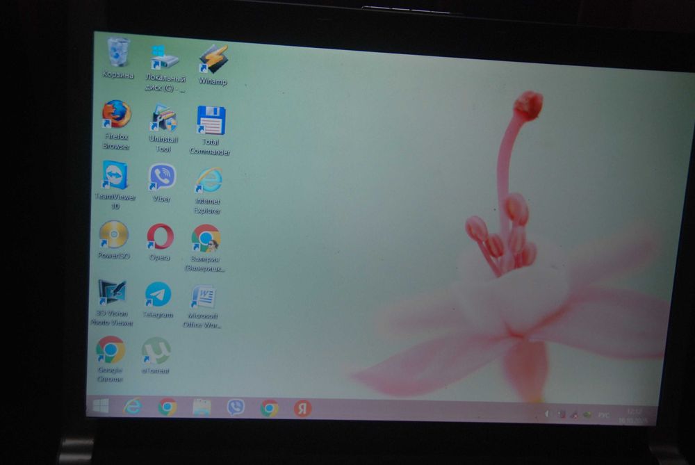 ноутбук ДЕЛЬ в рабочем состоянии 19дюймов