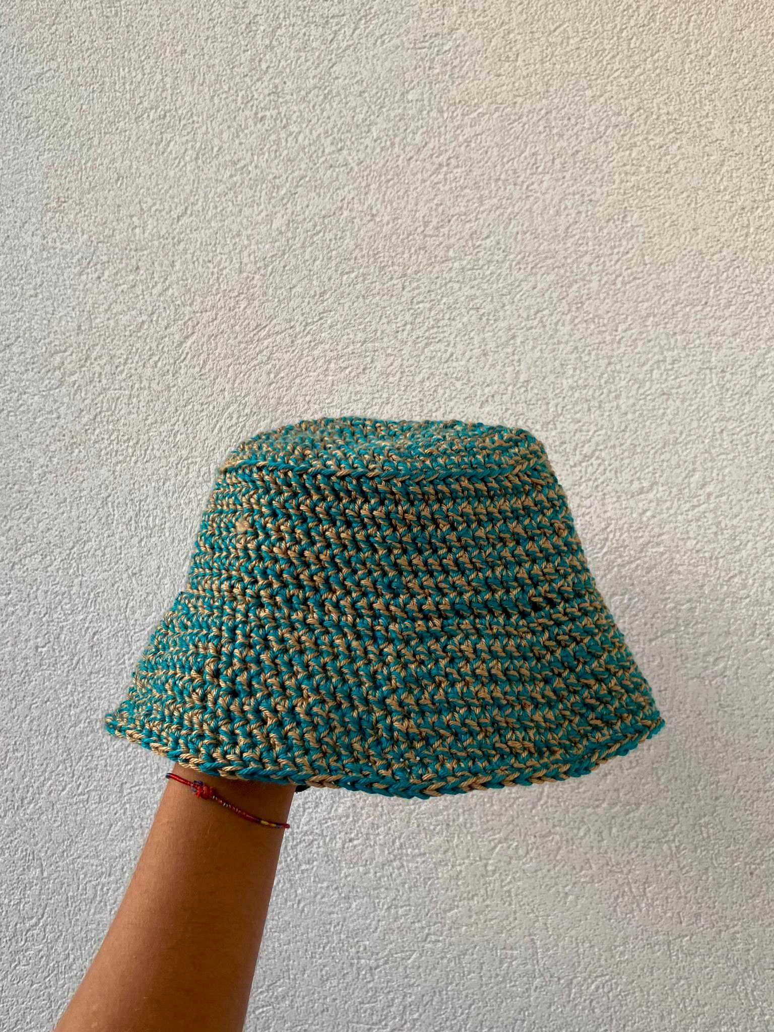 Chapéus bucket hat em crochet feitos à mão