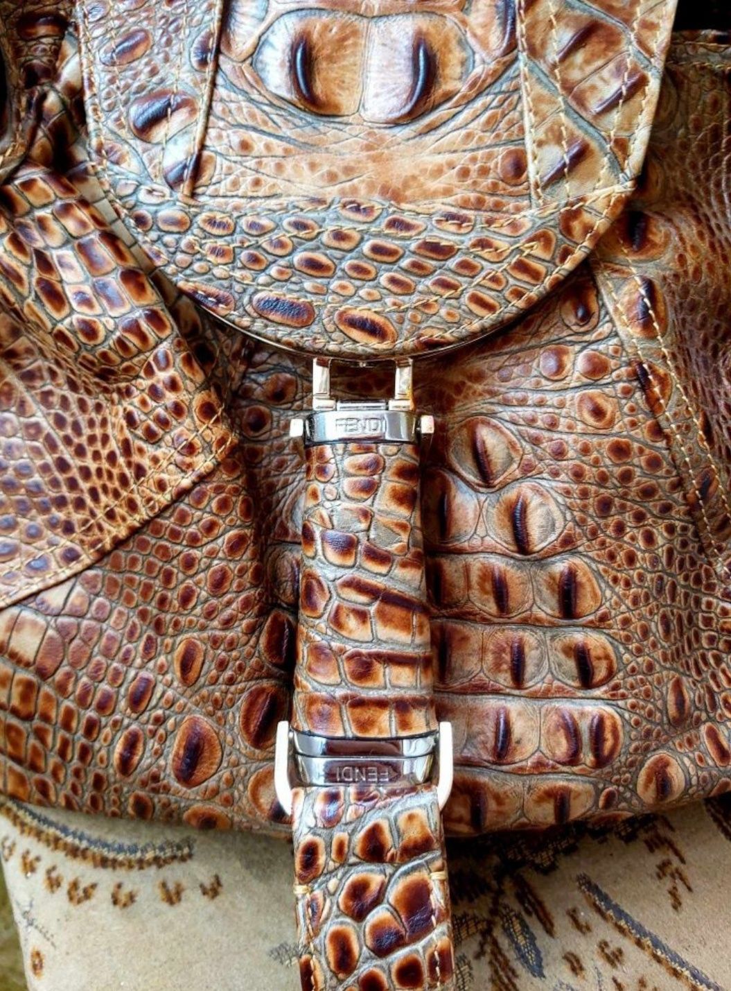 Легендарна шкіряні сумка Fendi із шкіри алігатора оригінал.