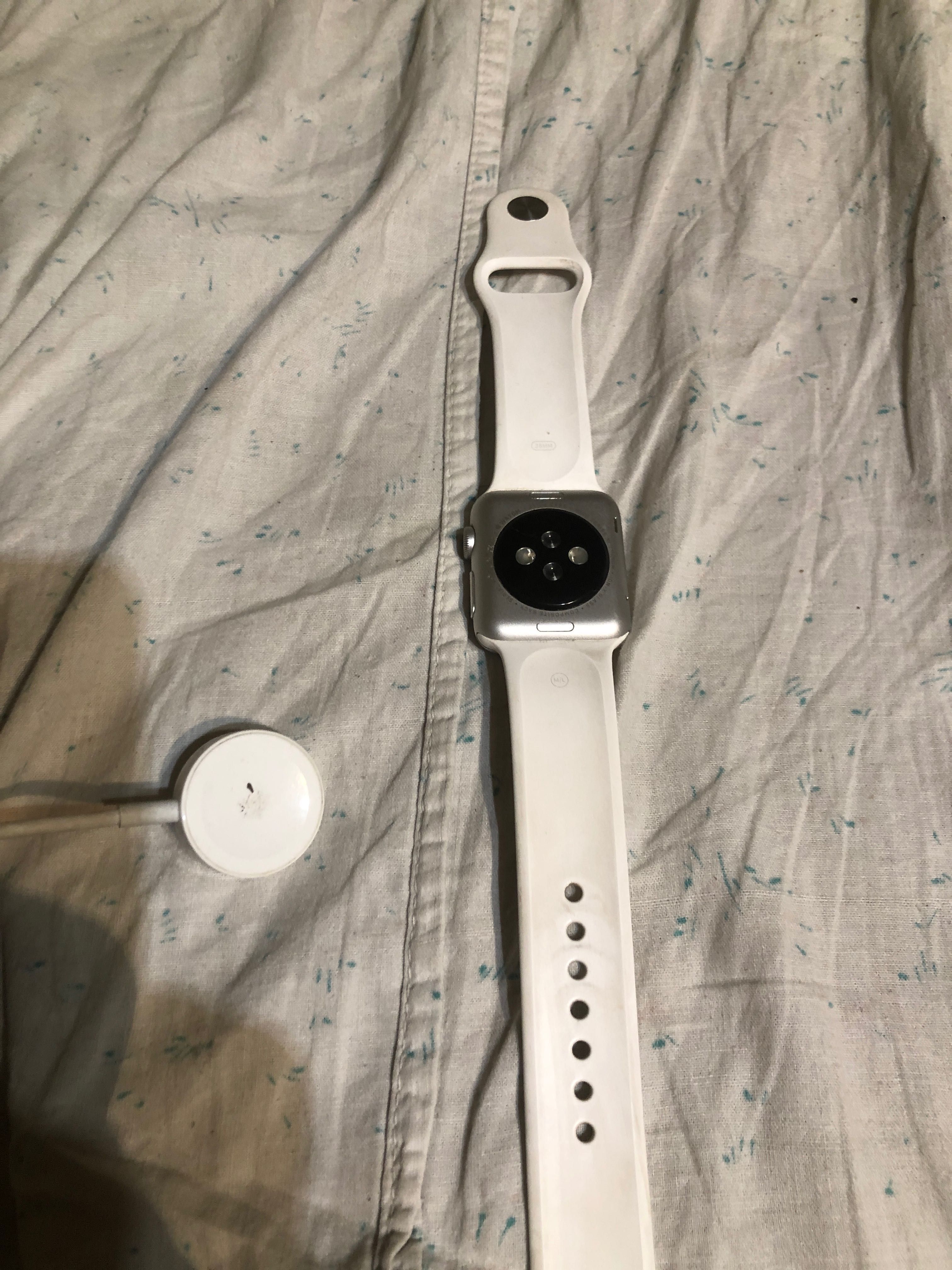 Продам Apple Watch 3 38mm 7000series