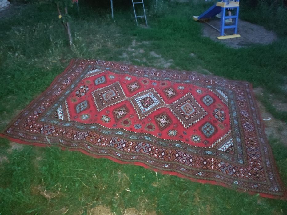 Килим в хорошому стані просто не потрібний