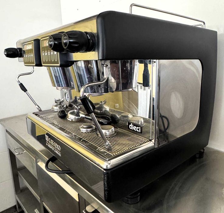 Máquina de Café Profissional Casadio Dieci 2 Grupos – Excelente Estado