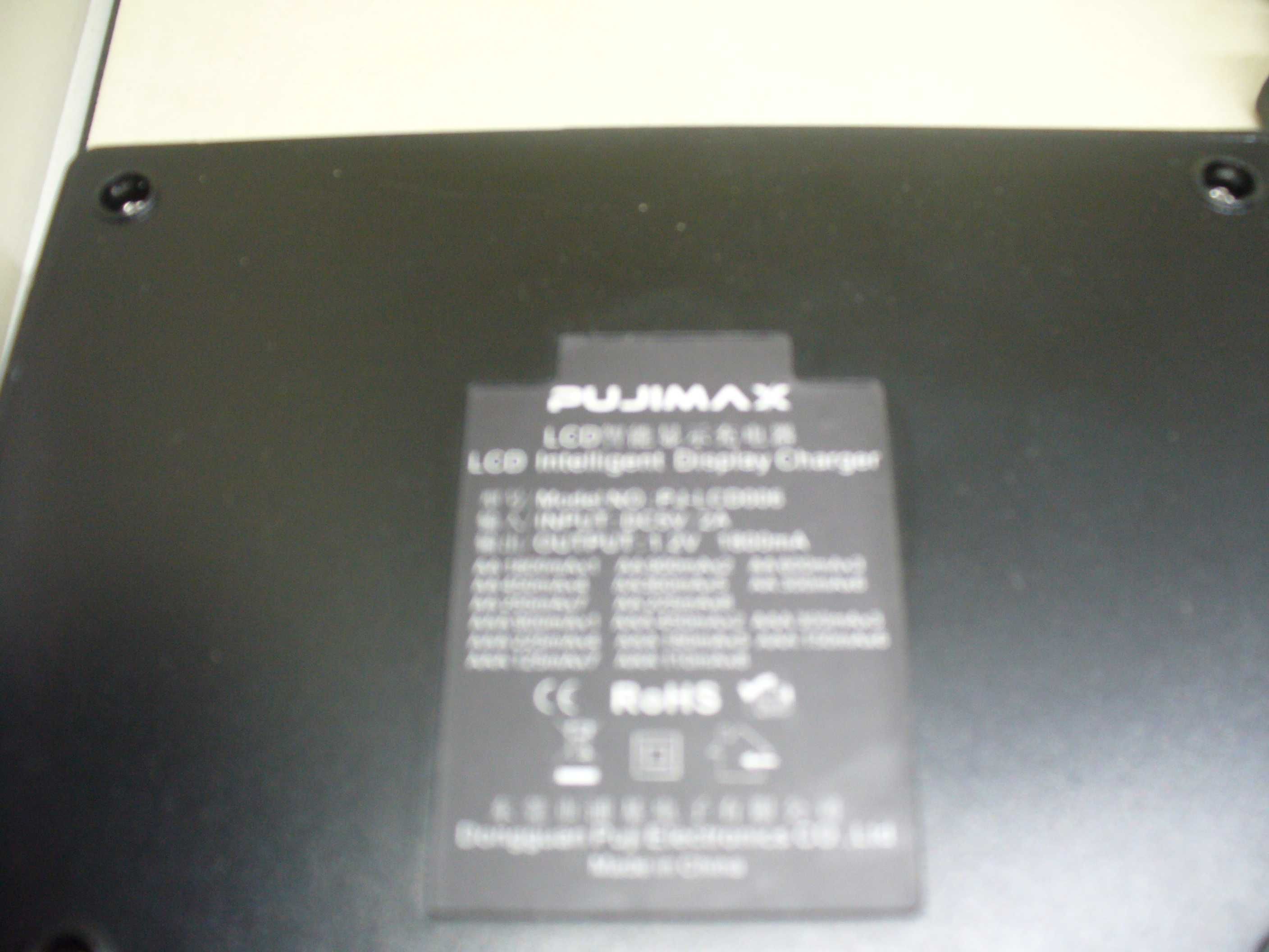 PUJIMAX 8-gniazdowa ładowarka akumulatorowa